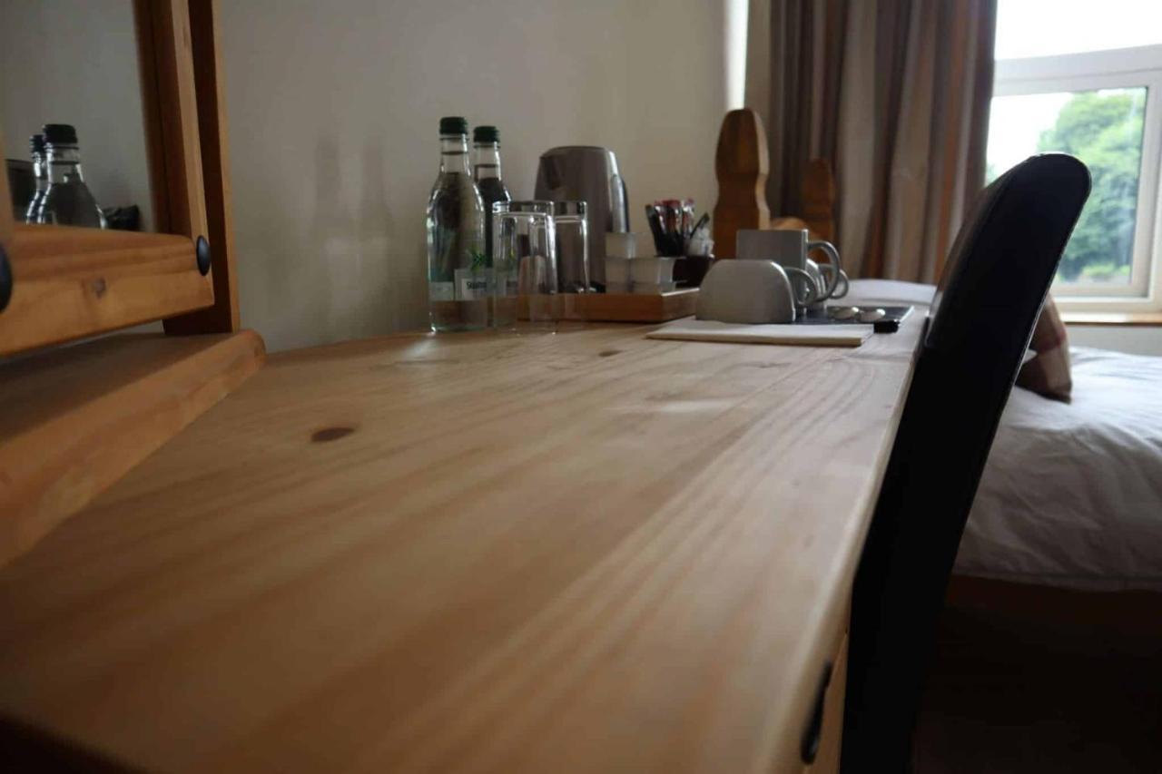 Foulridge The Hare & Hounds Inn מראה חיצוני תמונה